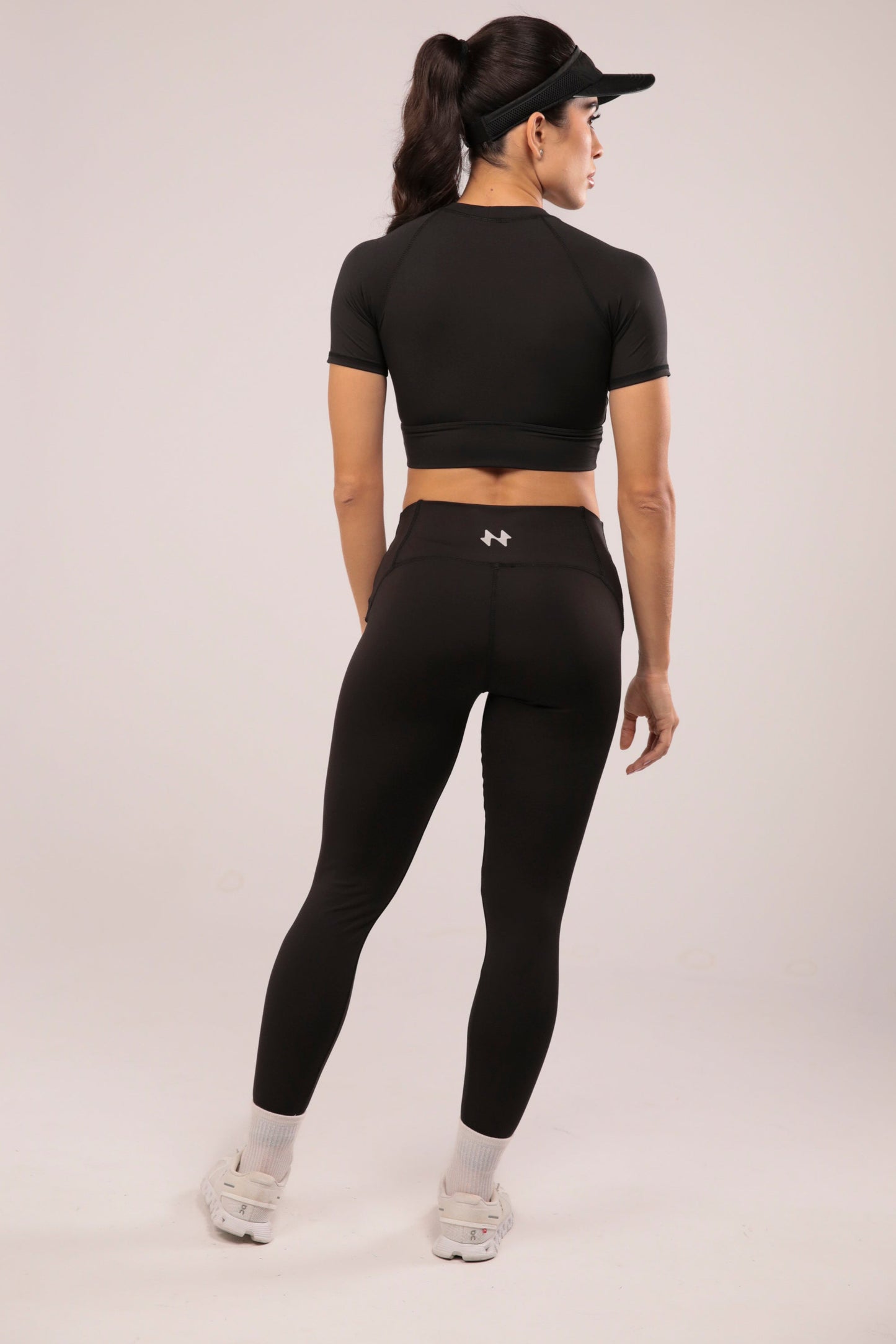 Mia Black Croptop
